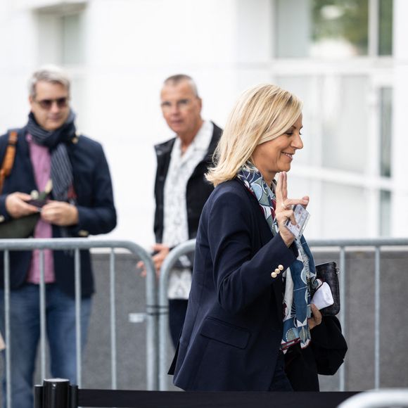 "Après cet échec, on a discuté tous les deux et elle ne se sentait pas le courage de refaire une année de médecine et d’enchaîner avec dix ans de fac"

Exclusif - Laurence Ferrari - Les journalistes et les animateurs arrivent aux studios Rive Gauche à Paris, le 16 septembre 2025.
© Julien Sarkissian / Bestimage
