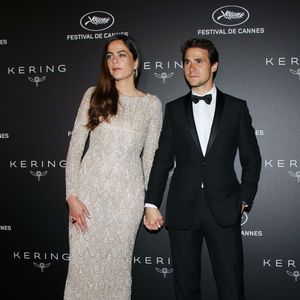 Anouchka Delon et son compagnon Julien Dereims - Photocall de la soirée Kering "Women In Motion Awards", Place de la Castre, lors du 72ème Festival International du Film de Cannes. Le 19 mai 2019
© Denis Guignebourg / Bestimage