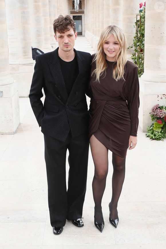 Niels Schneider et sa compagne Virginie Efira - 35ème édition des "Trophées ANDAM" dans les jardins du Palais Royal à Paris, France, le 27 juin 2024. © Christophe Clovis / Bestimage