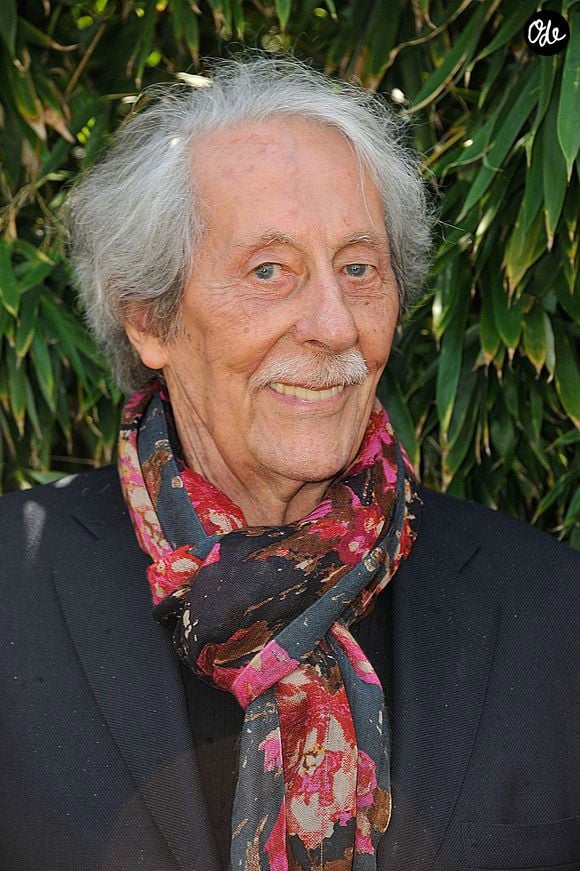 L’actrice y présente "La Fille de Don Quichotte", un spectacle construit autour de la figure de son père, Jean Rochefort.

Jean Rochefort - Jour 10 - Célébrités aux Internationaux de France de tennis de Roland Garros lors du match opposant Jo-Wilfrid Tsonga à Roger Federer le 4 juin 2013. @Jacovides / Agence / Bestimage