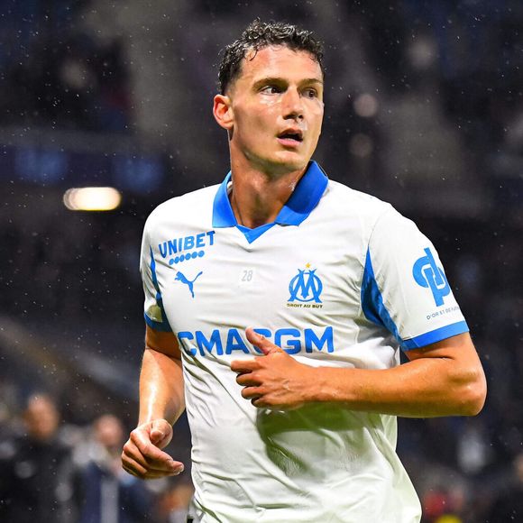 De retour dans sa ville de résidence, il a partagé ce jeudi plusieurs clichés de ses moments de détente sur Instagram.

Benjamin Pavard (OM) - Match de football de Ligue 1 McDonald's - Marseille (OM) s'impose 1-0 face au Havre au stade Océane le 10 mai 2026.

© Baptiste Autissier / PsnewZ / Bestimage