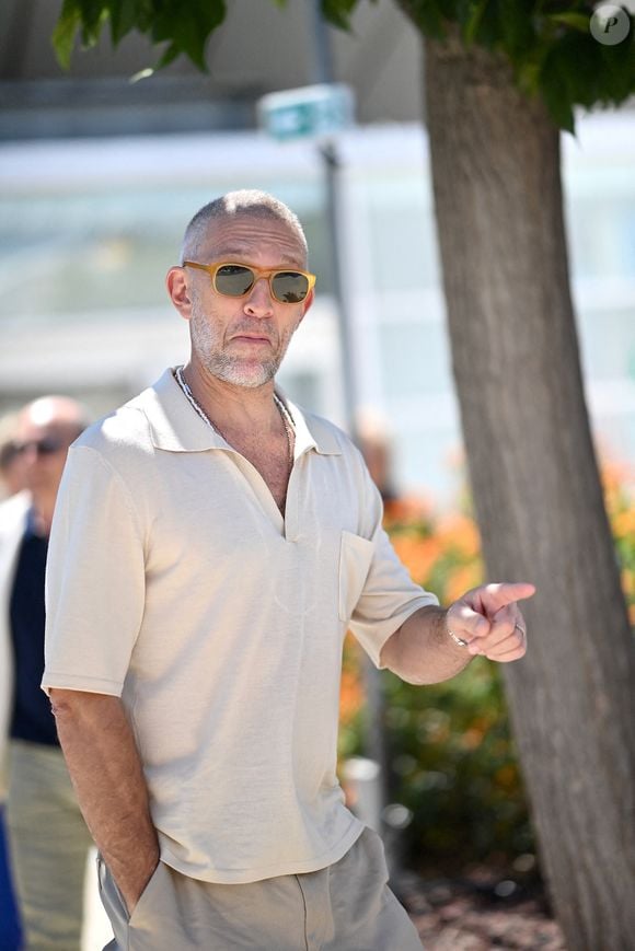 Vincent Cassel participe au Photocall Les Linceuls lors du 77ème Festival de Cannes au Palais des Festivals le 21 mai 2024 à Cannes, France Photo by Franck Castel/ABACAPRESS.COM