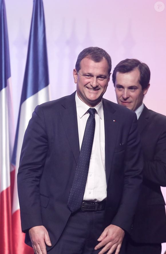 Mariage - Louis Aliot, ex-compagnon de M. Le Pen, va se marier avec Véronique Lopez le 16 juillet - Louis Aliot - Meeting entre les deux tours des élections régionales de Marine Le Pen, en présence de toutes les têtes de listes du Front National, à la salle Wagram, Paris le 10 Décembre 2015. La présidente du FN en à profité pour célébrer l'anniversaire de sa nièce Marion Maréchal-Le Pen (26 ans) devant tous les militants. © Dominique Jacovides / Bestimage