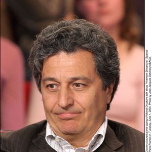 L'acteur français Christian Clavier lors de l'enregistrement de l'émission de Michel Drucker 'Vivement Dimanche' (Spécial Marie-Anne Chazel) à Paris-France le mardi 1er juin 2004. Photo par Jean-Jacques Datchary/ABACA.