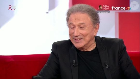 Gilbert Montagné sur le plateau de Vivement dimanche sur France 3.