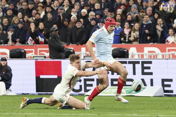 Essai Louis Bielle-Biarrey (France) Vs Jack Van Poortvliet (Angleterre) - Match de rugby du Tournoi des Six Nations : La France l'emporte sur l'Angleterre 48 - 46 au Stade de France à Saint-Denis le 14 mars 2026.

© Michael Baucher / PsnewZ / Bestimage