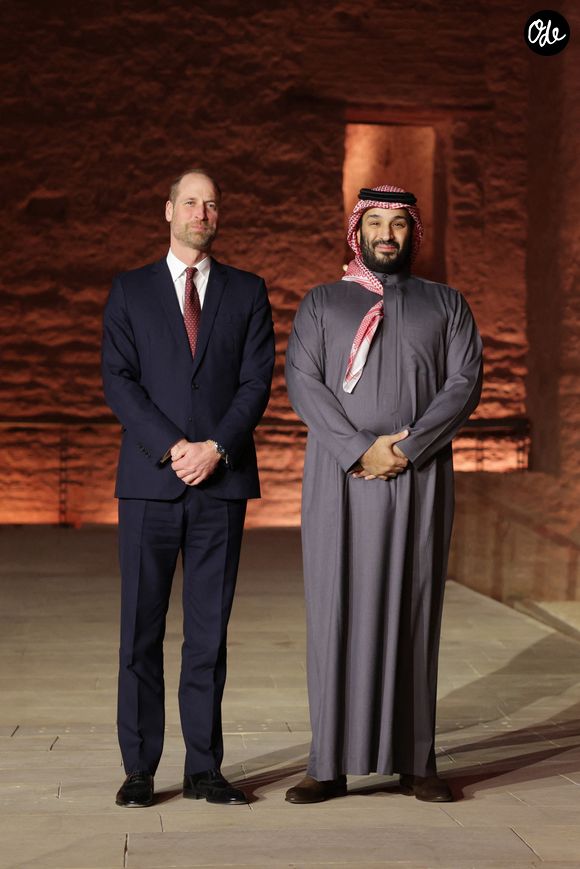 Le prince de Galles (à gauche) pose pour une photo avec le prince héritier et Premier ministre du Royaume d'Arabie saoudite, Mohammed ben Salmane ben Abdelaziz Al Saoud, lors d'une visite du site d'At-Turaif Diriyah, inscrit au patrimoine mondial de l'UNESCO, à Diriyah, durant sa visite au Royaume d'Arabie saoudite. Date de la photo : lundi 9 février 2026. © Chris Jackson/PA Photo/Bestimage