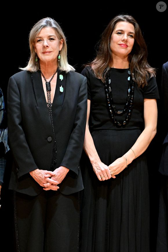 La princesse Caroline de Hanovre et sa fille Charlotte Casiraghi ont assisté à la cérémonie de proclamation de l'édition 2025 des Prix de la Fondation Prince Pierre à l'opéra Garnier à Monaco, le 14 octobre 2025.© Bruno Bebert / Bestimage