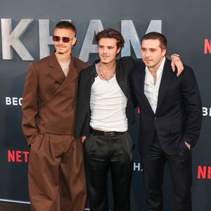 La relation entre leurs enfants Romeo et Brooklyn est aux dernières nouvelles assez tendue. Mais une décision toute récente pourrait changer la donne...

Romeo Beckham, Cruz Beckham, Brooklyn Beckham arrivant à la première de Beckham, Curzon Mayfair, Londres, Royaume-Uni, 3 octobre 2023. Photo by Brett D. Cove/Splash News/ABACAPRESS.COM