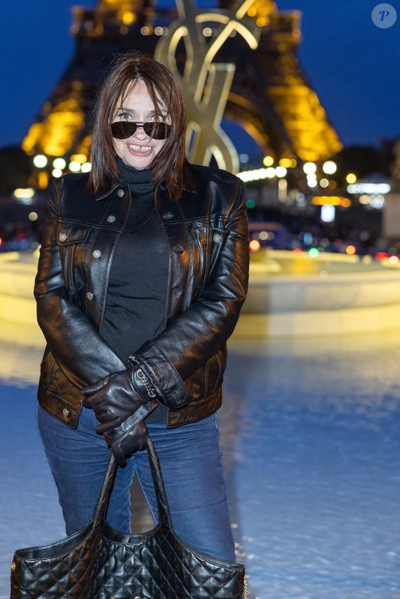 Beatrice Dalle au défilé de mode Saint Laurent, Prêt-à-porter Printemps / Eté 2023 dans le cadre de la Fashion Week de Paris le 27 septembre 2022. 

Photo par © Olivier Borde