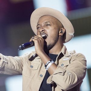 Alexia travaille à la Sécu et les enfants vont à l’école publique.

Soprano - Enregistrement de l'émission "Goldman, 40 ans de chansons" à la Seine Musicale à Boulogne-Billancourt, qui sera diffusée le 26 janvier 2018 sur TF1. Le 6 juin 2017 © Cyril Moreau-Veeren Ramsamy / Bestimage 