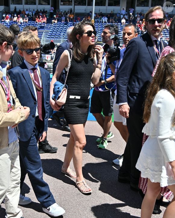 Habituée des événements mondains, la fille de Caroline de Monaco

Charlotte Casiraghi en famille lors du Grand Prix de Monaco en 2025 © Manuele Mangiarotti/IPA via ZUMA Press