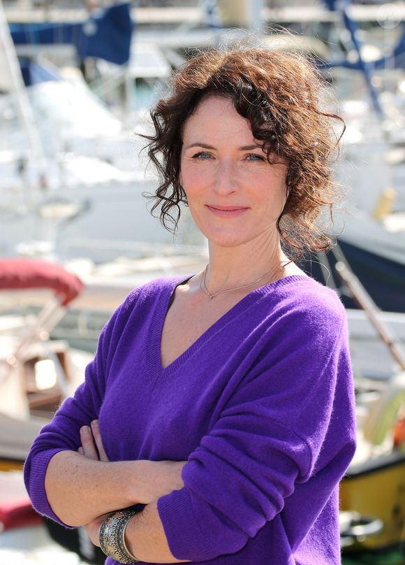Pour se préparer, elle a comme tous les comédiens bénéficié d'une formation 

Elsa Lunghini - Photocall de la série "Ici tout commence" lors de la 26ème Edition du Festival de la Fiction de La Rochelle. Le 14 septembre 2024
© Patrick Bernard / Bestimage