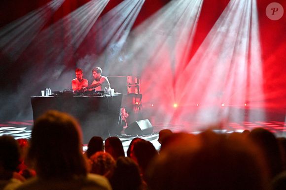 Le groupe Bon Entendeur, Pierre Della Monica et Arnaud Bonet, sur la scène du théâtre de Verdure pour le Festival Cross Over à Nice, France, le 20 août 2021. Le Festival Crossover à Nice 2021 met à l'honneur les musiques actuelles éléctroniques et les meilleurs artistes du moment. Cette année, crise sanitaire oblige, c'est un événement adapté qui sera proposé aux festivaliers niçois, avec contrôle des pass sanitaires ou de tests négatifs. © Bruno Bebert/Bestimage