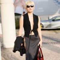 Quelques jours après la fin du Festival de Cannes, une personnalité montre sa tenue tapis rouge... elle ne respectait pas les règles vestimentaires !