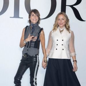 Maria Bello et sa fiancée Dominique Crenn au photocall du défilé de mode Dior lors de la la Fashion Week printemps/été 2022 de Paris, France, le 28 septembre 2021. © Olivier Borde/Bestimage