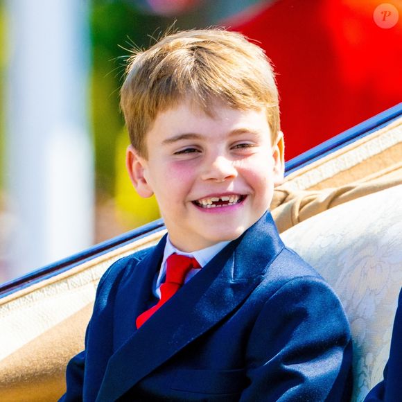 Le prince Louis de Galles, - Les membres de la famille royale britannique arrivent à Buckingham Palace pour la cérémonie Trooping the Colour à Londres, le 14 juin 2025. Affecté par le crash du Boeing 787 Dreamliner à Ahmedabad du 12 juin, le souverain et les officiels porteront un brassard noir en hommage aux plus de 270 victimes. Bon nombre d'elles étaient des ressortissants britanniques.
© Backgrid / Bestimage