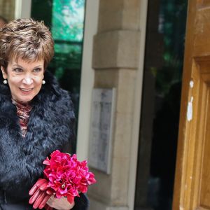 Catherine Laborde a épousé son compagnon de longue date Thomas Stern, publicitaire, samedi 9 novembre 2013, à la mairie du 2e arrondissement de Paris, en présence de ses amis les plus proches. AGENCE / BESTIMAGE