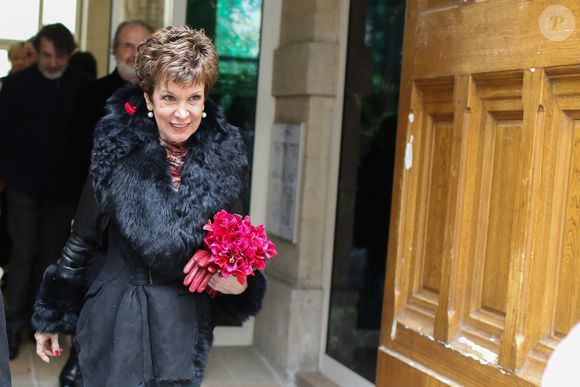Catherine Laborde a épousé son compagnon de longue date Thomas Stern, publicitaire, samedi 9 novembre 2013, à la mairie du 2e arrondissement de Paris, en présence de ses amis les plus proches. AGENCE / BESTIMAGE