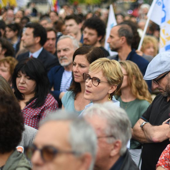 Manifestation contre l'antisémitisme à Paris à la suite du viol d'une jeune fille de 12 ans à Courbevoie le 20 juin 2024 en présence de Judith Godrèche.

© Lionel Urman / Panoramic / Bestimage