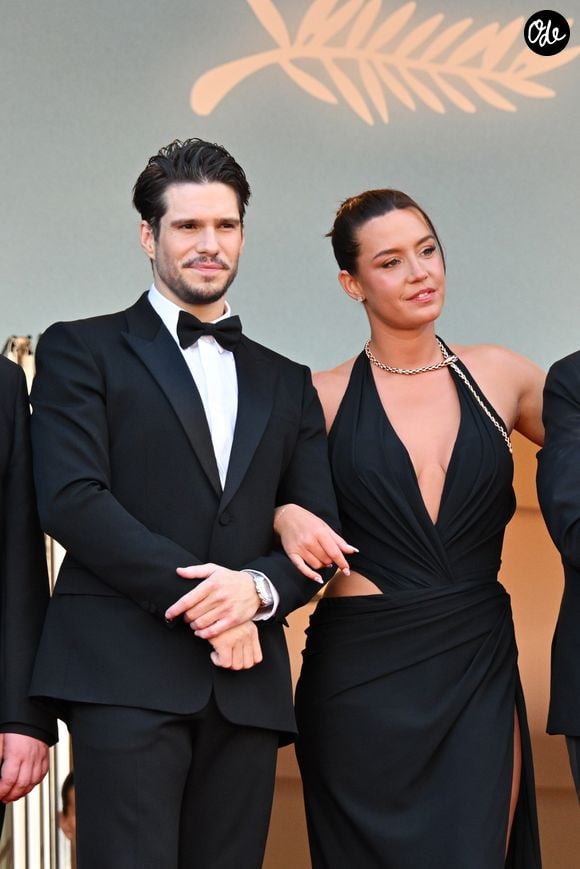 François Civil et Adèle Exarchopoulos à la montée des marches du film "L’amour ouf" lors du 77ème Festival International du Film de Cannes, au Palais des Festivals à Cannes, le 23 mai 2024.

© Bruno Bebert / Bestimage