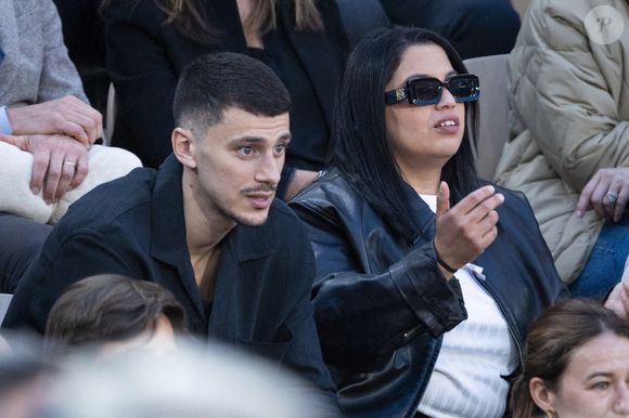 Melha Bedia dans les tribunes lors de la session du soir des Internationaux de France de Tennis de Roland Garros 2025, à Paris, France, le 4 juin 2025. © Jacovides-Moreau/Bestimage