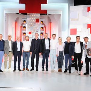 Gérard Holtz bientôt de retour à la télévision !

Exclusif - Thierry Gouvenou, Emmanuel Chaunu, Franck Ferrand, Laurent Jalabert, Jean Paul Ollivier, Thomas Voeckler, Christian Prudhomme, Nicolas Geay, Yoann Offredo, Marion Rousse, Michel Drucker, Laurent Lhuyat et Gérard Holtz - Enregistrement de l'émission "Vivement dimanche" au Studio Gabriel à Paris, présentée par M.Drucker et diffusée sur France 3
© Guillaume Gaffiot / Bestimage