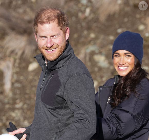 Le prince Harry fait du skeleton sous les yeux de Meghan Markle lors d'une visite au camp d'entrainement des athlètes des Invictus Games 2024 à Whistler en Colombie Britannique le 15 février 2024. (Julien Burton / Bestimage).
