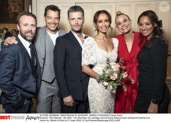 Exclusif  - Vin d'honneur du mariage civil de Sonia Rolland avec Guillaume Gabriel à la mairie du 16ème à Paris le 21 mars 2025. Elodie Gossuin et son mari Bertrand Lacherie étaient présents, tout comme Cindy Fabre © Cyril Moreau/Bestimage