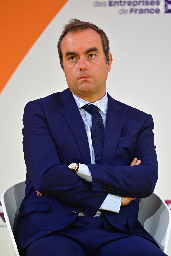 La passation de pouvoir avec François Bayrou aura lieu mercredi à midi à Matignon.

Sébastien Lecornu, Ministre des Armées, lors de sa participation au "Rencontre des entrepreneurs (LAREF25)" (Jour 2) au stade Roland Garros à Paris, France, le 28 août 2025. © Christian Liewig/Bestimage