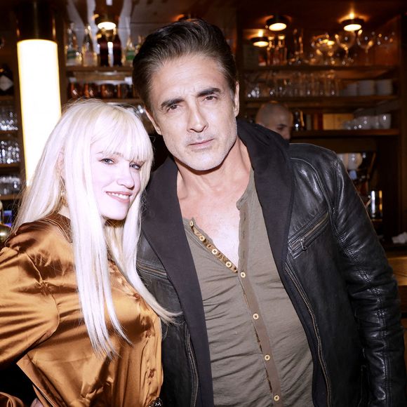 Sonia Gleis et Gregory Basso - Soirée de remise de cadeaux de Noël pour les enfants malades de l'hôpital Necker le 11 décembre 2025.
© Cédric Perrin / Bestimage