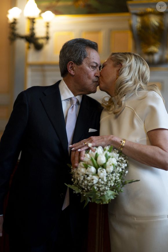 Georges Fenech et Amélie Leperre-Dimeglio lors de leur mariage civil à la mairie du 16ème arrondissement de Paris le 31 janvier 2026.

© Pierre Perusseau / Bestimage