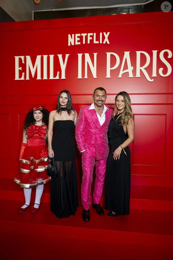William Abadie (smoking croisé dessiné par Caroline Scheufele Caroline's Couture), guest lors de la première de la série "Emily in Paris" saison 5 au Grand Rex à Paris le 15 décembre 2025.

© Pierre Perusseau / Bestimage