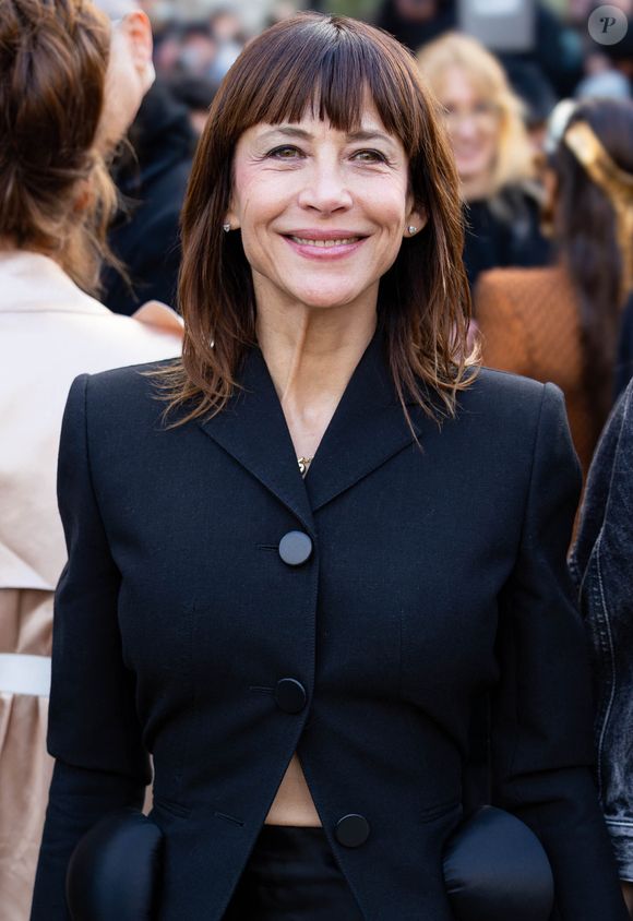Sophie Marceau - Arrivées des célébrités au défilé Schiaparelli "Collection Haute Couture Printemps/Eté 2026" lors de la Fashion Week de Paris (PFW), au Petit Palais à Paris, France, le 26 janvier 2026. © Thibault Duboucher/Bestimage