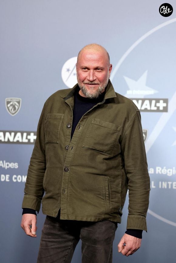 François Damiens - Tapis rouge lors du 29ème Festival International du Film de Comédie de l'Alpe d'Huez le 21 Janvier 2026. © Dominique Jacovides/Bestimage