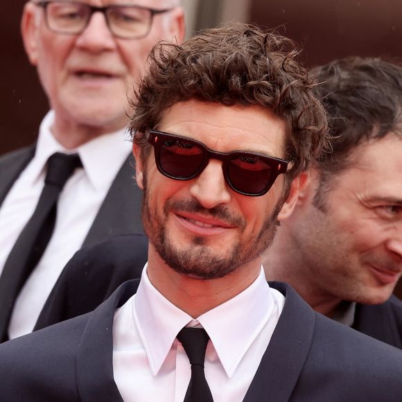 Niels Schneider - Montée des marches du film " L'inconnue" lors du 79ème Festival International du Film de Cannes, le 18 mai 2026. © Jacovides-Moreau / Bestimage