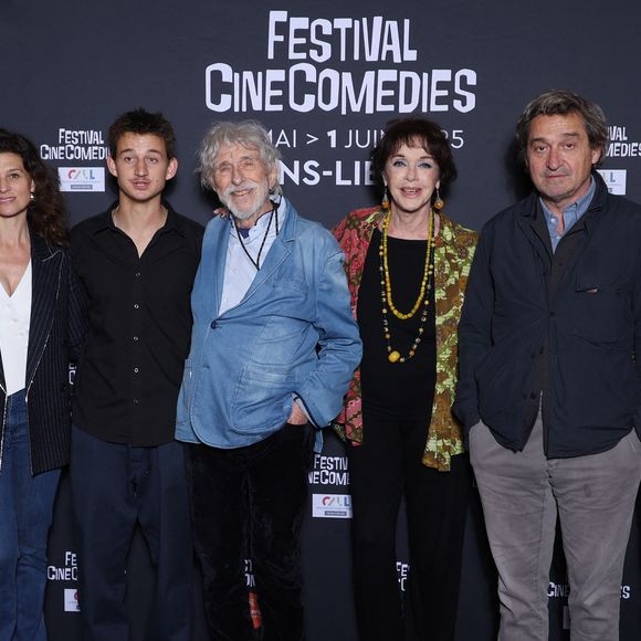 Exclusif - Vanessa Liautey, LouisDo de Lencquesaing, Anny Duperey, TimiJoy Marbot, Pierre Richard en photocall lors de la présentation du film "L'homme qui a vu l'ours qui a vu l'homme" au festival "Ciné Comédies" à Lens-Liévin, le 29 mai 2025.
© Denis Guignebourg/Bestimage