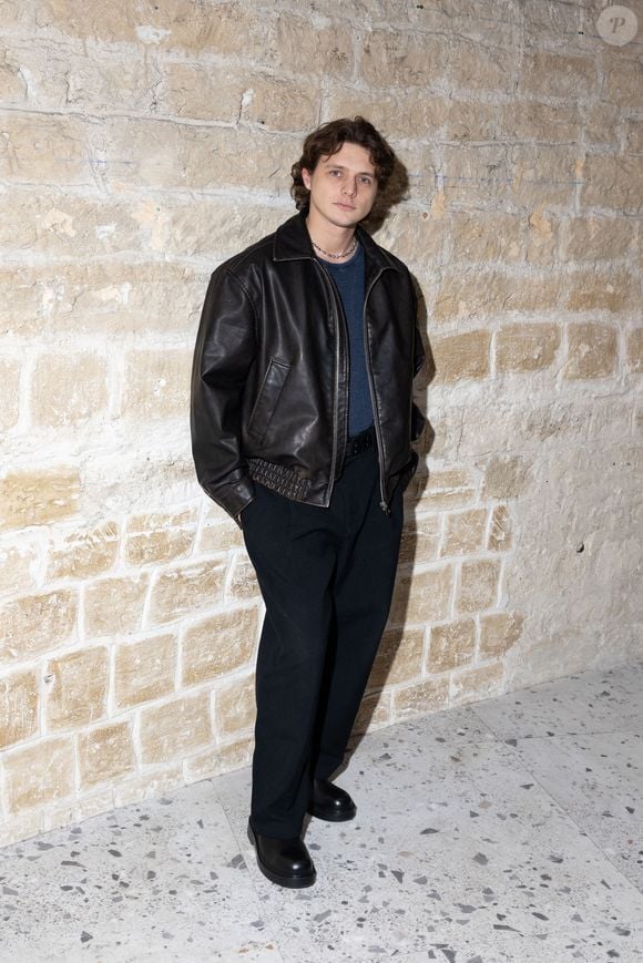 Ulysse Saragas (Star Academy) au défilé Jeanne Friot Collection Prêt-à-Porter Mode Masculine Automne / Hiver 2026-2027 lors de la Fashion Week de Paris (PFW), le 20 Janvier 2026. Jeremy Melloul/Bestimage