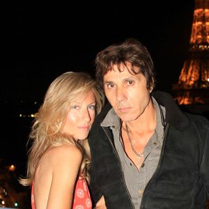Exclusif - Jean-Luc Lahaye et sa compagne Paola - Dîner au restaurant "Alfredo Positano" à Paris. Le 7 juillet 2020 © Baldini / Bestimage