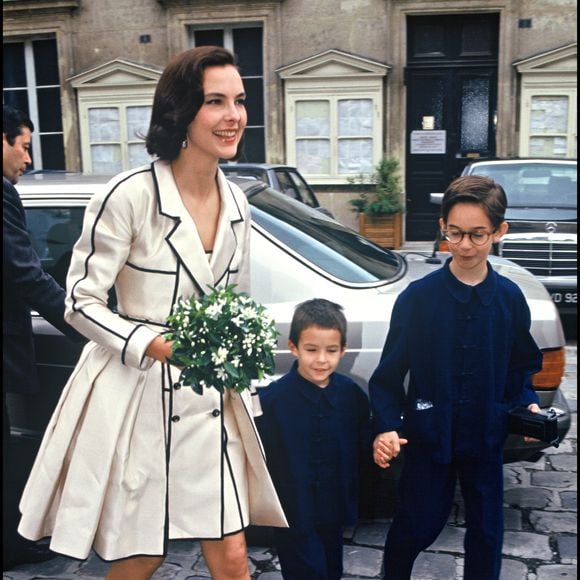 Carole Bouquet et ses deux fils Dimitri et Louis le jour de son mariage avec Jacques Leibowitch en 1991 © Agence Bestimage