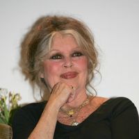Après plusieurs semaines de prise en charge, Brigitte Bardot est sortie pour rejoindre sa demeure de Saint-Tropez