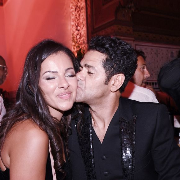 en republiant sa photo, et en ajoutant des prières.

Exclusif - Nawel Debbouze avec son frère Jamel Debbouze - Inauguration de l'institut de beauté "Maison Nawel" à Marrakech au Maroc le 17 juin 2022 © Rachid Bellak/Bestimage