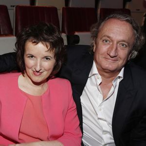 Leur séparation en 2016, suivie d’un divorce en 2018, avait inspiré à l’humoriste un ouvrage lumineux malgré la peine, "Divorcée mais joyeuse", paru la même année aux éditions du Cherche Midi Éditeur.

Anne Roumanoff et son mari Philippe Vaillant - Gala de l'IFRAD au Cirque D'Hiver a Paris le 25 septembre 2013.