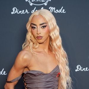 Bilal Hassani au dîner de la mode Sidaction 2026 au lycée Carnot à Paris le 9 juillet 2026.

© Anne-Sophie Guebey / Bestimage