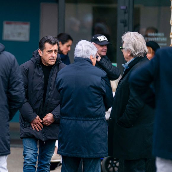 Albert Kassabi (Les Forbans) et Alain Turban aux obsèques du chanteur Herbert Léonard au crématorium de Saint-Fargeau-Ponthierry, France, le 12 mars 2025. © Bestimage