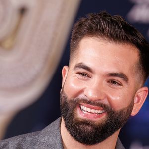 De retour chez lui, le chanteur a pu retrouver sa petite famille.

Kendji Girac participe à la 27ème édition des NRJ MUSIC AWARDS au Palais des Festivals le 31 octobre 2025 à Cannes, France.  Photo by Anne Barson/ABACAPRESS.COM