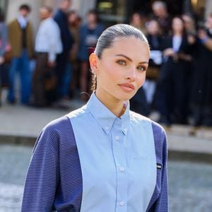 Thylane Blondeau aux arrivées au défilé Miu Miu Collection Femme Prêt-à-Porter Automne/Hiver 2026-2027 lors de la Fashion Week de Paris (PFW) au palais d'lena conseil Economique, social et environnemental, à Paris, France, le 10 mars 2026. © Denis Guignebourg/Bestimage