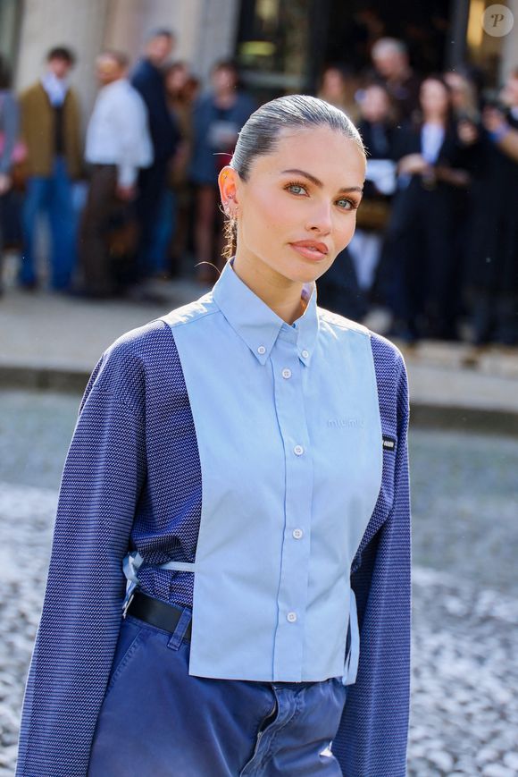 Thylane Blondeau aux arrivées au défilé Miu Miu Collection Femme Prêt-à-Porter Automne/Hiver 2026-2027 lors de la Fashion Week de Paris (PFW) au palais d'lena conseil Economique, social et environnemental, à Paris, France, le 10 mars 2026. © Denis Guignebourg/Bestimage