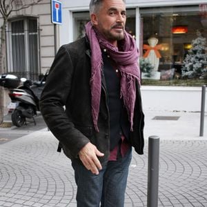 Olivier Minne à la sortie des studios de RTL à Neuilly-sur-Seine, le 18 décembre 2025.
© Jonathan Rebboah / Bestimage