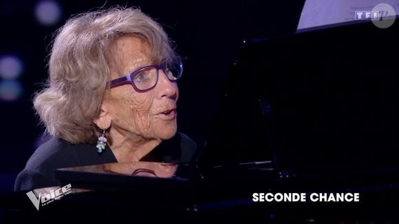 Ce samedi 22 février 2025, Colette, âgée de 95 ans, a tenu à participer aux auditions à l'aveugle.